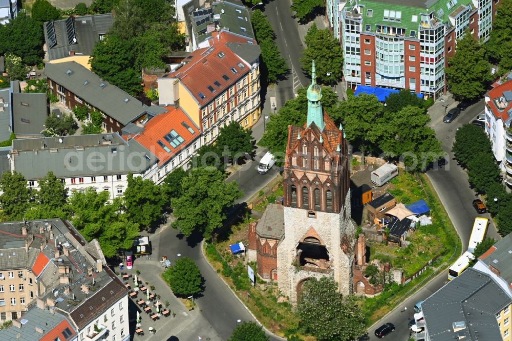 Aerial image Berlin - Ruins of church building Bethanienkirche on Mirbachplatz - Pistoriusstrasse in the district Weissensee in Berlin, Germany