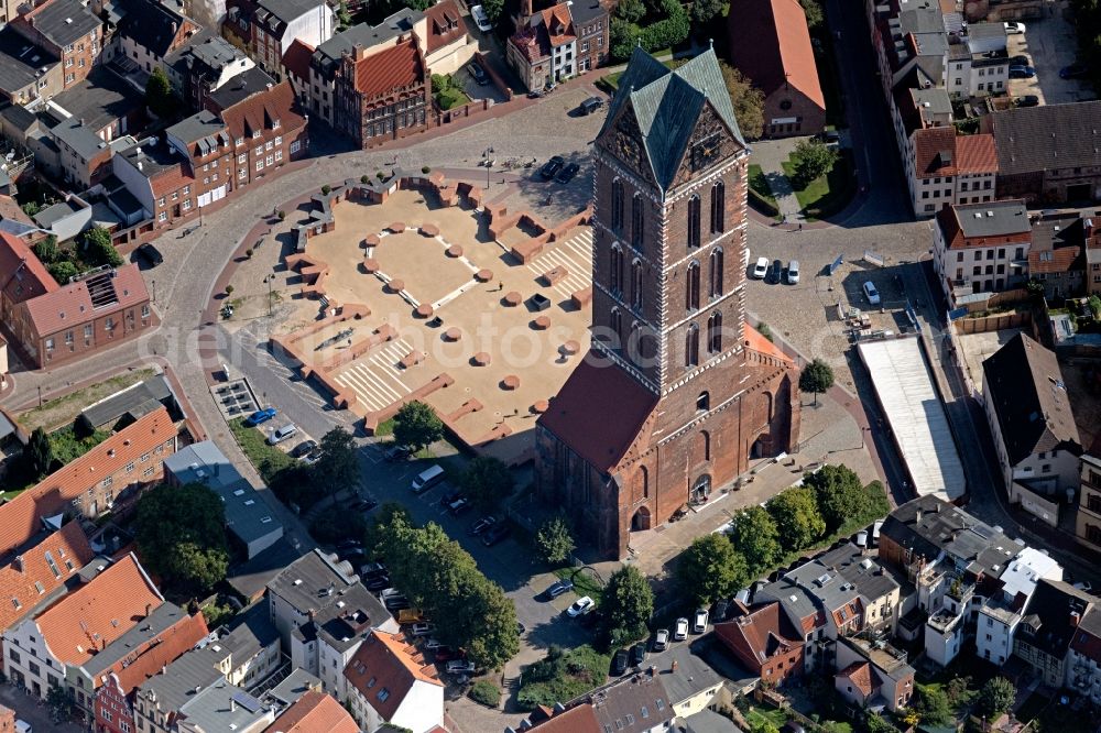 Aerial photograph Wismar - Ruins of church building St. Marien in Wismar in the state Mecklenburg - Western Pomerania, Germany
