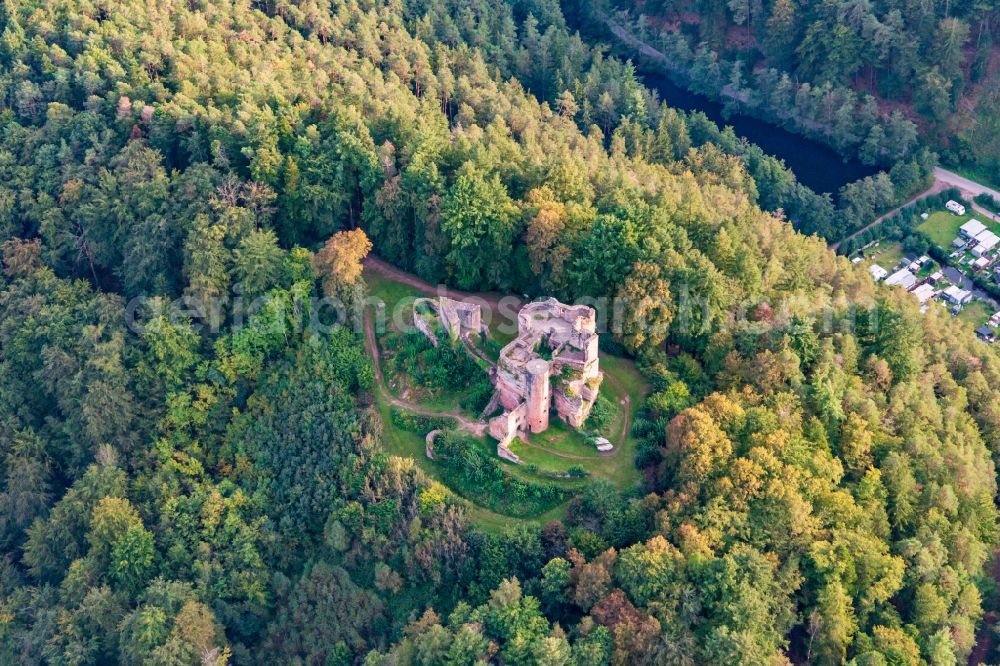 Dahn from the bird's eye view: Ruins and vestiges of the former castle and fortress Burgruine Neudahn in Dahn in the state Rhineland-Palatinate