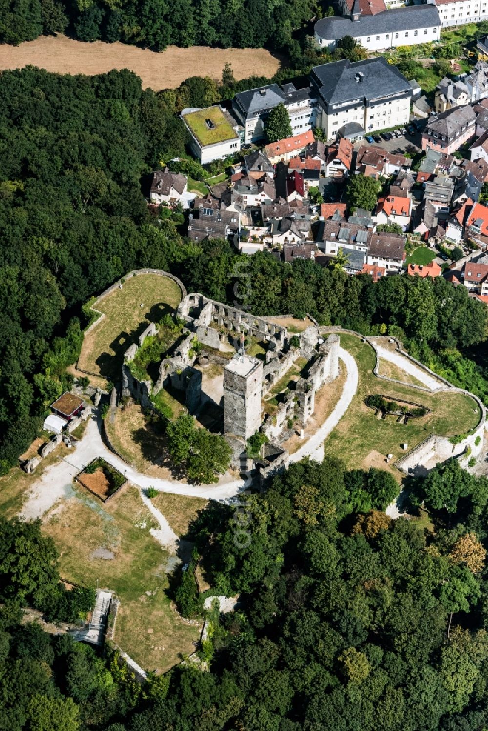 Aerial photograph Königstein im Taunus - Ruins and vestiges of the former castle Koenigstein in Koenigstein im Taunus in the state Hesse