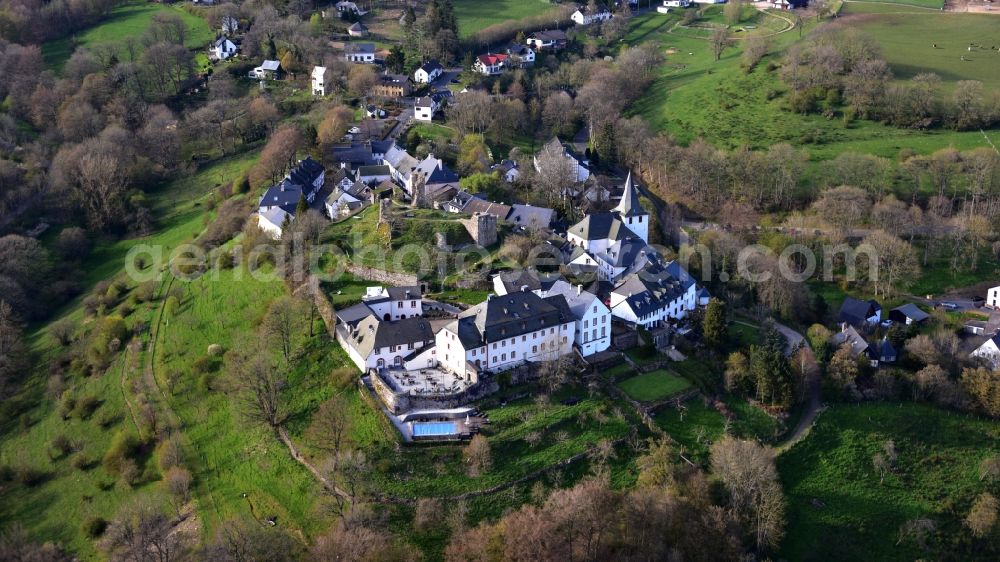 Aerial image Kronenburg - Ruins and vestiges of the former castle in Kronenburg in the state North Rhine-Westphalia, Germany