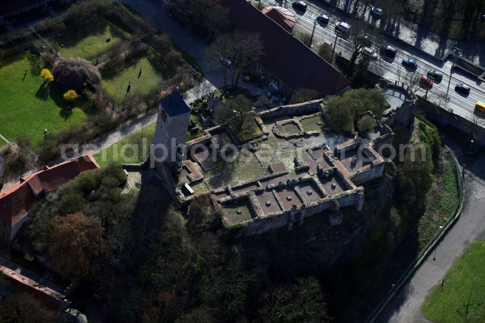 Aerial photograph Halle (Saale) - Ruins and vestiges of the former castle and fortress Burg Giebichenstein on Seebener Strasse in the district Stadtbezirk Nord in Halle (Saale) in the state Saxony-Anhalt