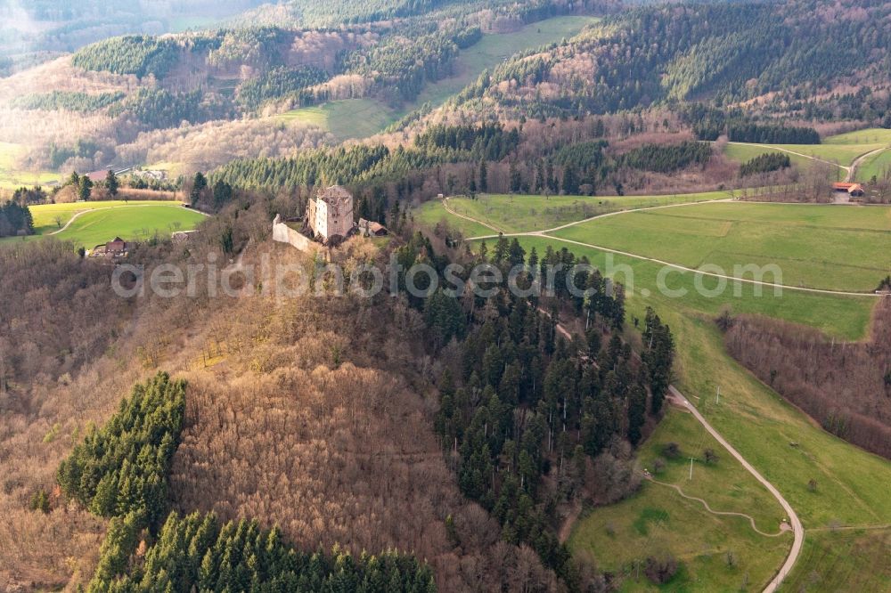 Aerial image Seelbach - Ruins and vestiges of the former castle and fortress Burg Hohengeroldseck on Schlossberg in Seelbach in the state Baden-Wurttemberg