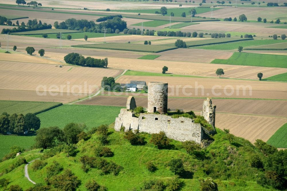 Aerial photograph Warburg - Ruins and vestiges of the former castle and fortress Burgruine Desenberg in Warburg in the state North Rhine-Westphalia, Germany