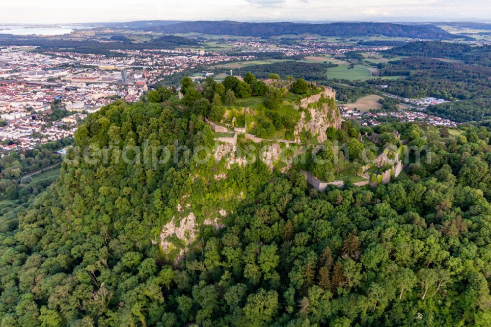 Aerial photograph Singen (Hohentwiel) - Ruins and vestiges of the former castle Hohentwiel in Singen (Hohentwiel) in the state Baden-Wuerttemberg, Germany