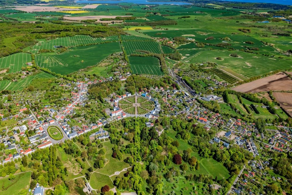 Aerial photograph Putbus - Round park Circus in the district of Pastitz in Putbus in the federal state Mecklenburg-West Pomerania