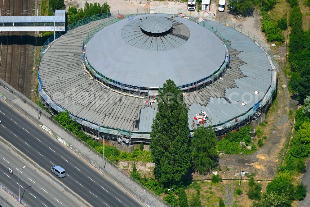 Berlin from the bird's eye view: Round shed (also locomotive shed) Heinersdorf Am Feuchten Winkel in the district Pankow in Berlin, Germany