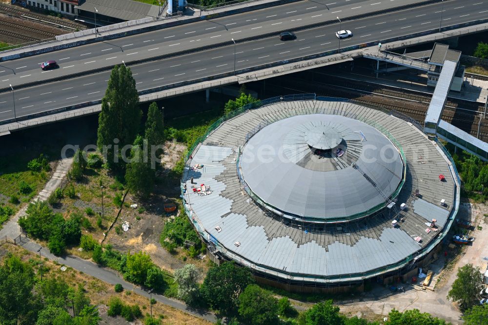 Berlin from the bird's eye view: Round shed (also locomotive shed) Heinersdorf Am Feuchten Winkel in the district Pankow in Berlin, Germany