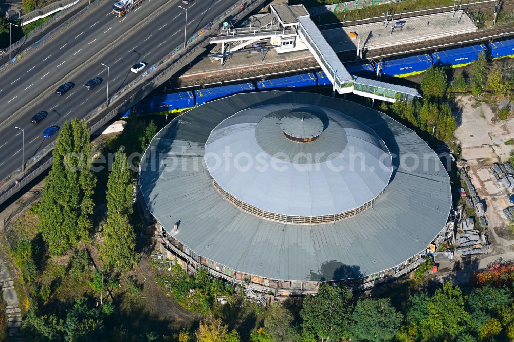 Aerial photograph Berlin - Round shed (also locomotive shed) Heinersdorf Am Feuchten Winkel in the district Pankow in Berlin, Germany