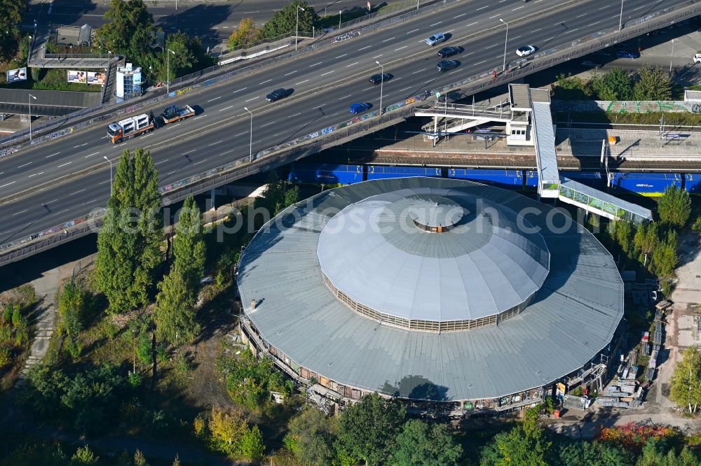 Berlin from above - Round shed (also locomotive shed) Heinersdorf Am Feuchten Winkel in the district Pankow in Berlin, Germany