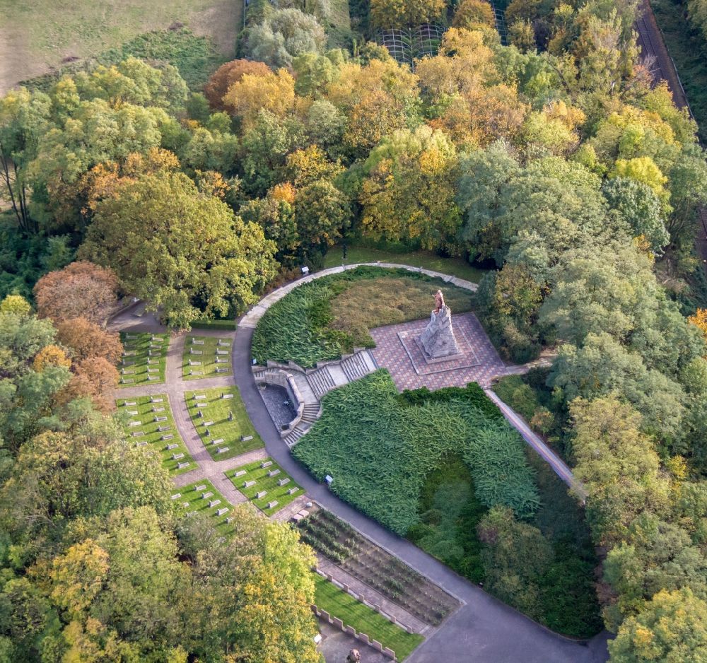 Aerial photograph Seelow - Russian war cemetery in Seelow in the state Brandenburg, Germany