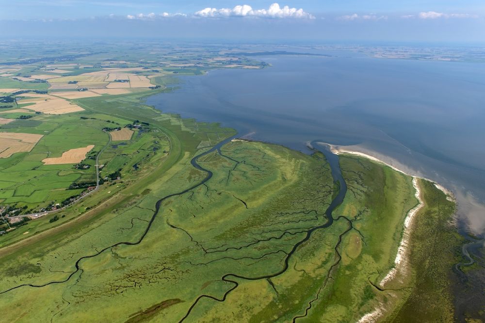 Sankt Peter-Ording from above - Salt marsh landscape on the North Sea - coast in the district Sankt Peter-Ording Pfahlbauten in Sankt Peter-Ording in the state Schleswig-Holstein