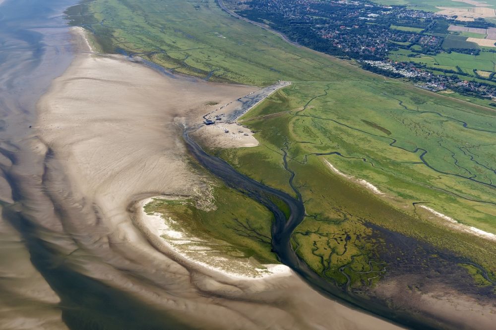 Aerial image Sankt Peter-Ording - Salt marsh landscape on the North Sea - coast in the district Sankt Peter-Ording Pfahlbauten in Sankt Peter-Ording in the state Schleswig-Holstein