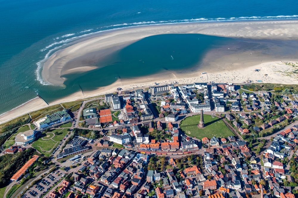 Aerial photograph Borkum - Sandy coastline with Natural bay on the North Sea Island Borkum in the state Lower Saxony