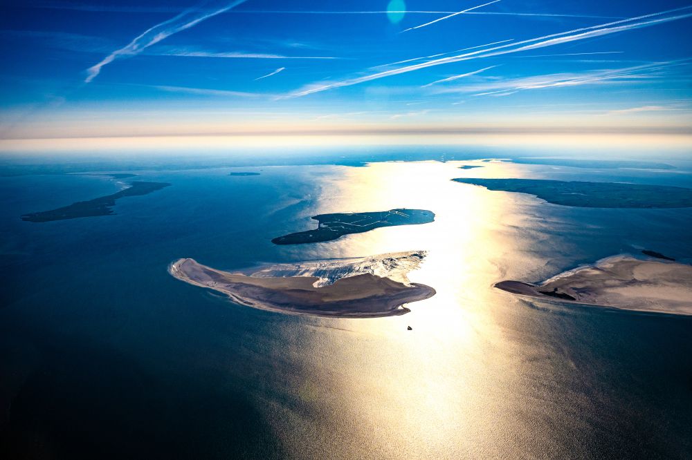 Aerial image Pellworm - Sandbanks Japsand, Norderoogsand and Suederoogsand in the North Sea Wadden Sea in the state Schleswig-Holstein, Germany
