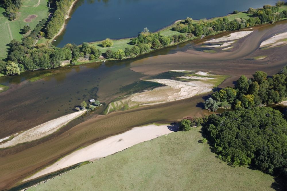 Aerial image Saumur - Sandbank- land area by flow under the river water surface in the Loire in Saumur in Pays de la Loire, France