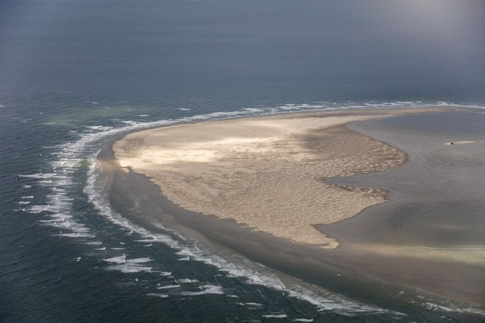 Aerial photograph Schilling - Sandbank- land area by flow under the sea water surface of North Sea in Schilling in the state Lower Saxony, Germany