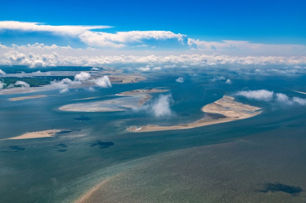 Aerial photograph Westerhever - Sandbank land area caused by currents under the sea water surface of the Wadden Sea of a??a??the North Sea off Westerhever in the state Schleswig-Holstein, Germany
