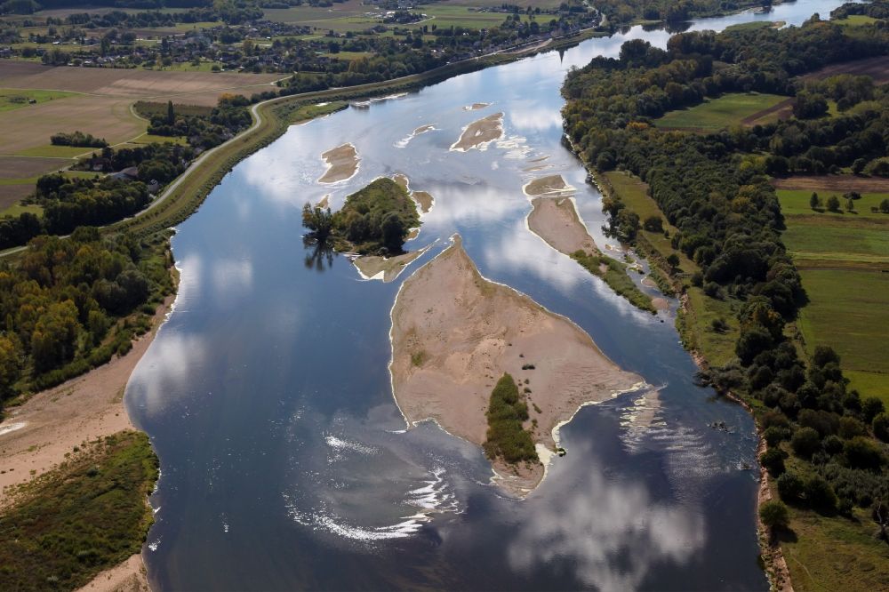 Aerial image Langeais - Sandbank- land area by flow under the river water surface in the Loire in Saumur in Pays de la Loire, France