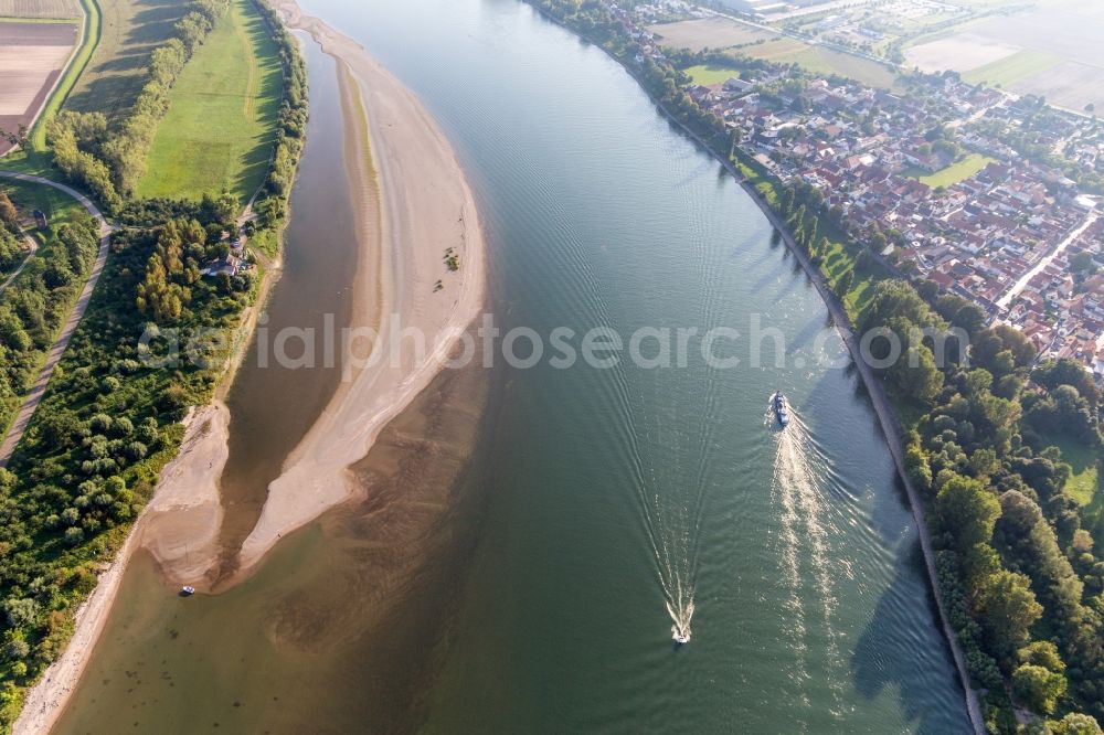 Aerial image Worms - Sandbank- land area with sport boats at the shore of the Rhine river in the district Rheinduerkheim in Worms in the state Rhineland-Palatinate, Germany