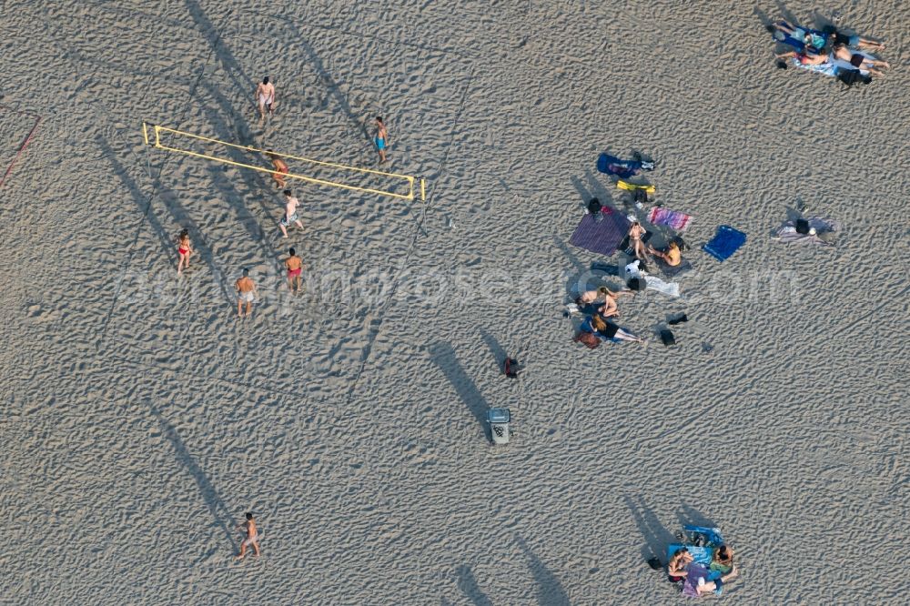 Aerial photograph Leipzig - Sand surface of volleyball sports field on the am Cospudener lake in the district Lauer in Leipzig in the state Saxony, Germany