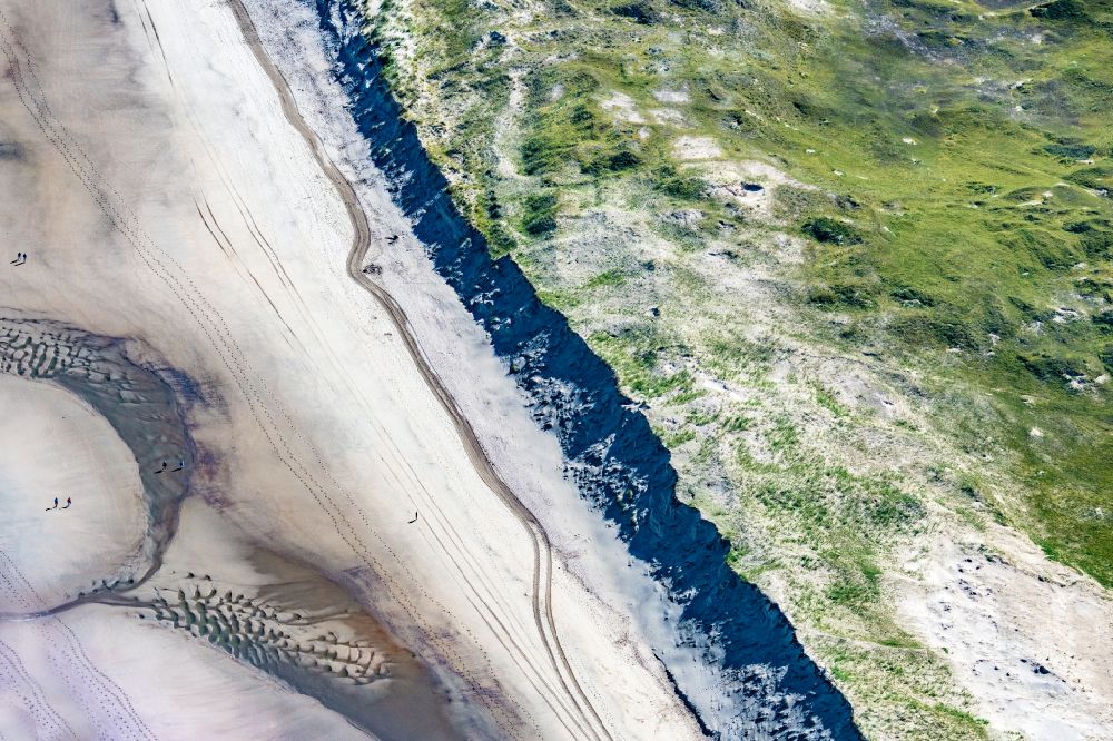 Aerial photograph Norderney - Sandy beach coastal landscape with cliffs on the northern beach on the island of Norderney in the state Lower Saxony, Germany