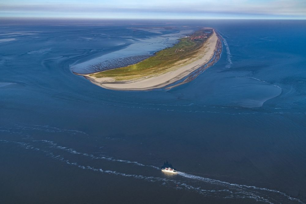 Aerial image Juist - Sandy beach of the coastal area of ​​the North Sea island of Juist in Lower Saxony