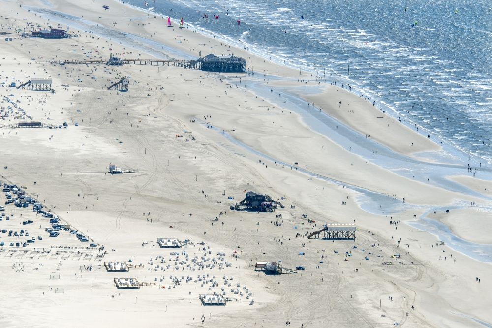 Aerial image Sankt Peter-Ording - Beach landscape on the North Sea coast in the district Sankt Peter-Ording in Sankt Peter-Ording in the state Schleswig-Holstein