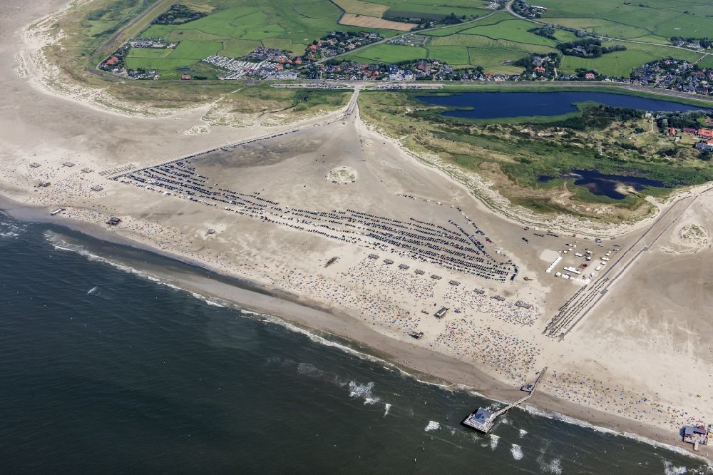 Sankt Peter-Ording from above - Beach landscape on the North Sea coast in the district Sankt Peter-Ording in Sankt Peter-Ording in the state Schleswig-Holstein