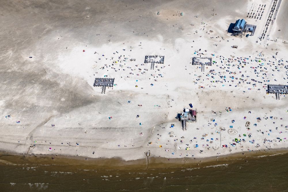 Aerial image Sankt Peter-Ording - Sandy beach landscape on the North Sea - coast in the district of Sankt Peter-Ording in Schleswig-Holstein