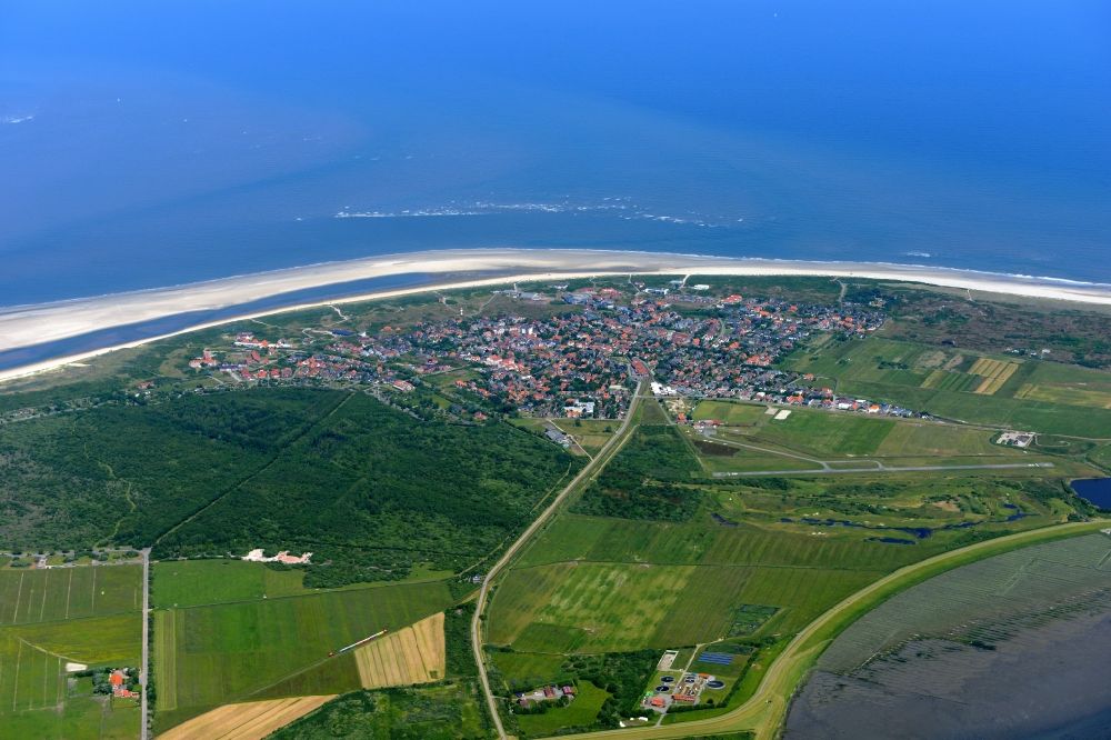 Aerial photograph Langeoog - Beach landscape on the North Sea in Langeoog in the state Lower Saxony