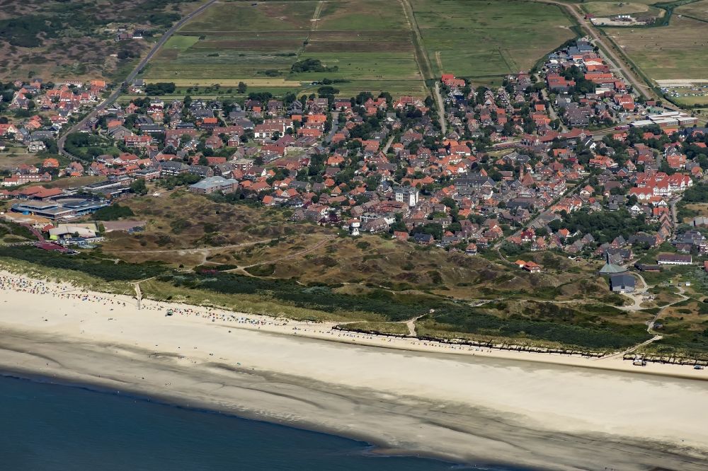Aerial image Langeoog - Beach landscape along the of North Sea in Langeoog on island Langeoog in the state Lower Saxony, Germany