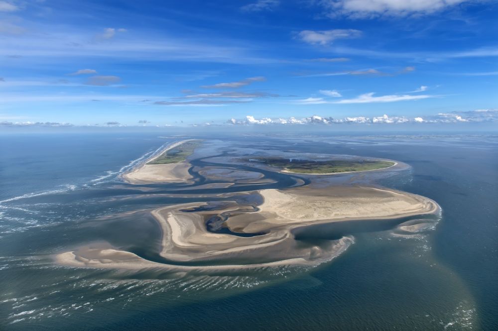 Juist from the bird's eye view: Beach landscape on the Island of Juist Memmert,Kachelotplate in the state Lower Saxony