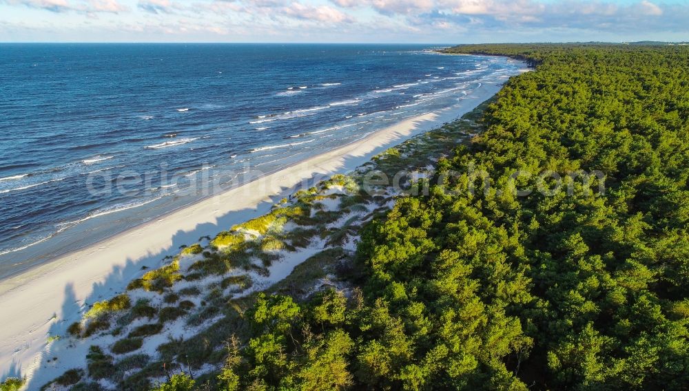 Aerial photograph Nexö - Beach landscape along the on the Baltic Sea in Nexoe in Region Hovedstaden, Denmark