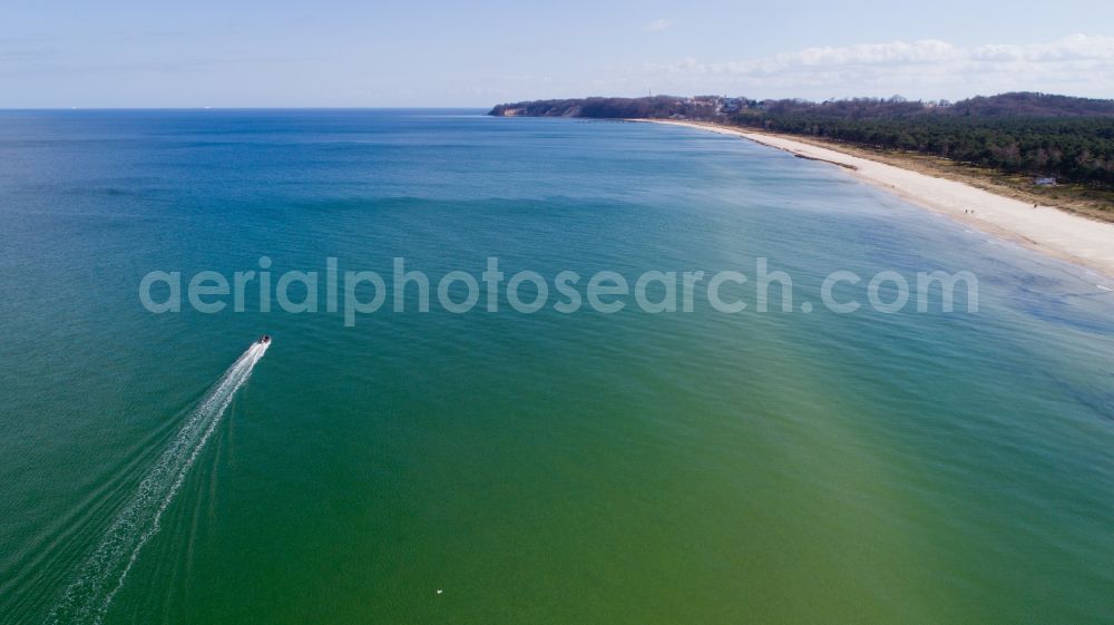 Aerial photograph Ostseebad Baabe - Beach landscape along the of Baltic Sea on Strandstrasse in Baabe in the state Mecklenburg - Western Pomerania, Germany