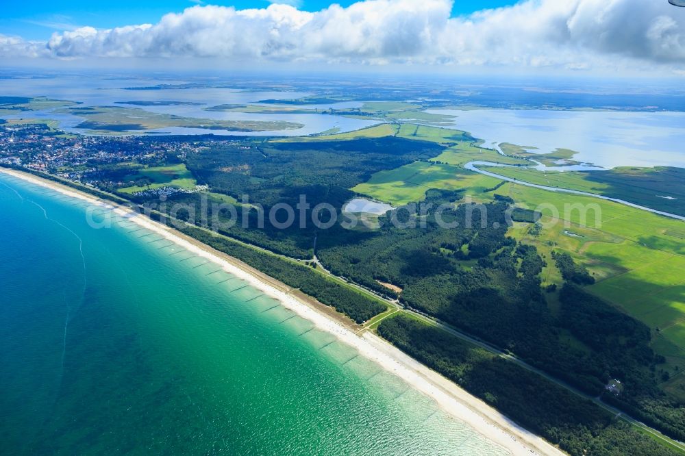 Aerial photograph Zingst - Beach landscape along the of Baltic Sea in Zingst in the state Mecklenburg - Western Pomerania, Germany