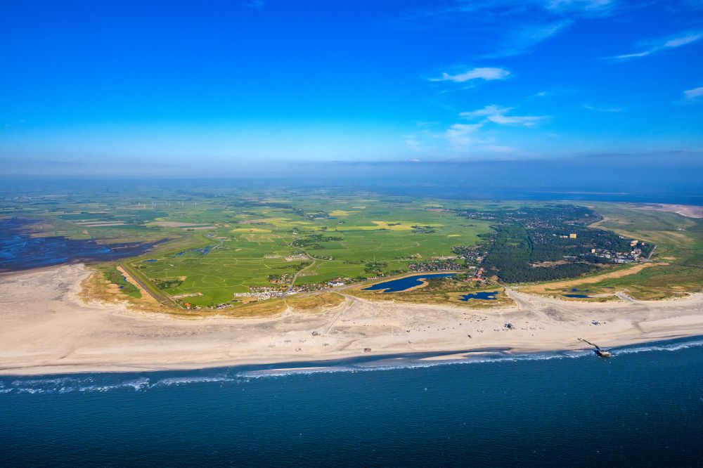 Sankt Peter-Ording from above - Sandy beach landscape in Sankt Peter-Ording in North Friesland in the state Schleswig-Holstein, Germany