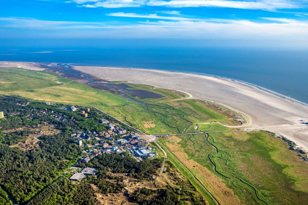 Aerial image Sankt Peter-Ording - Sandy beach landscape in Sankt Peter-Ording in North Friesland in the state Schleswig-Holstein, Germany