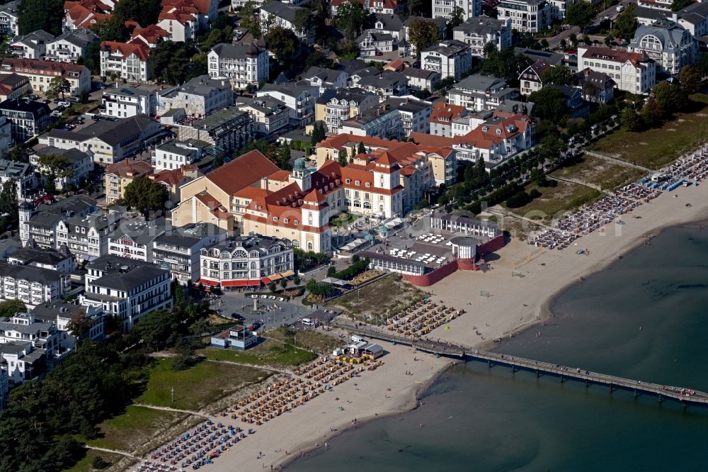 Aerial photograph Binz - Sand and beach landscape on the pier in Binz in the state Mecklenburg - Western Pomerania