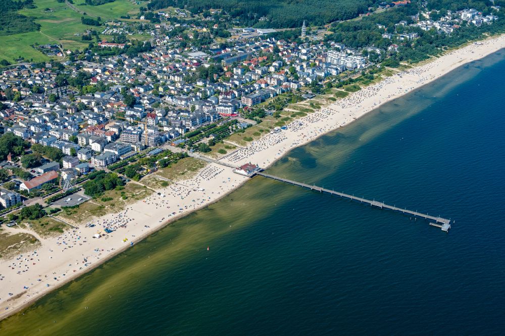 Aerial image Seebad Heringsdorf - Sand and beach landscape on the pier of Baltic Sea in Seebad Heringsdorf on the island of Usedom in the state Mecklenburg - Western Pomerania