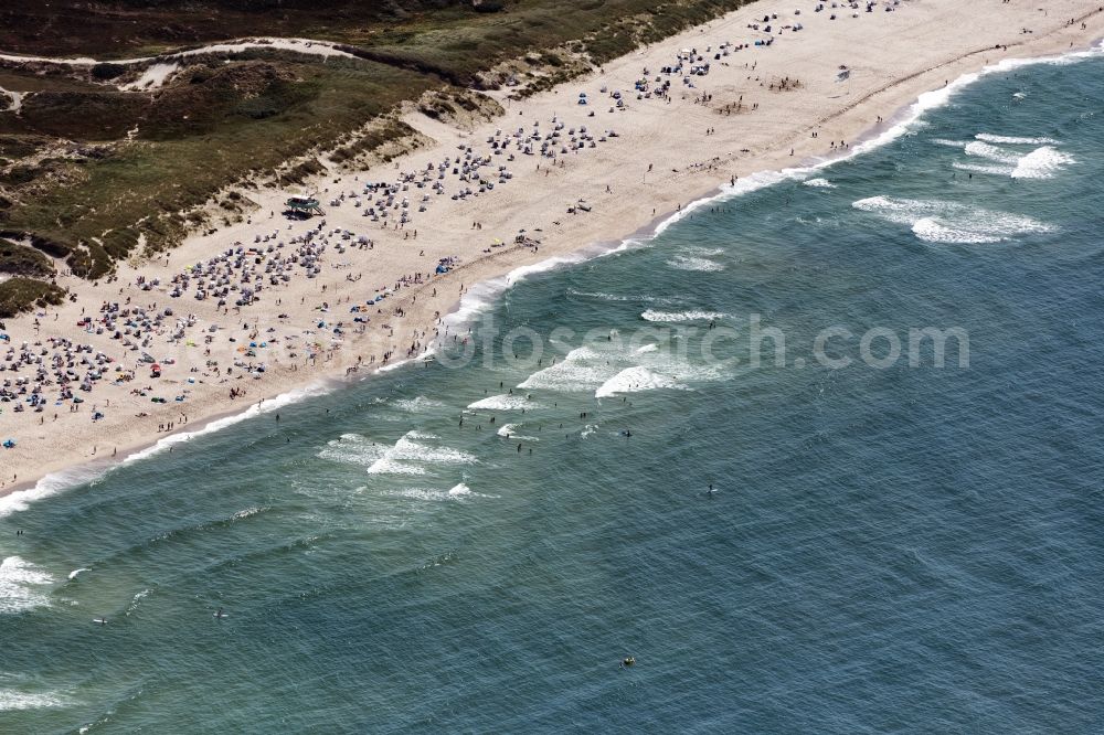 Aerial image Kampen (Sylt) - Beach landscape along the with Strandkoerben and Badegaesten in Kampen (Sylt) in the state Schleswig-Holstein, Germany