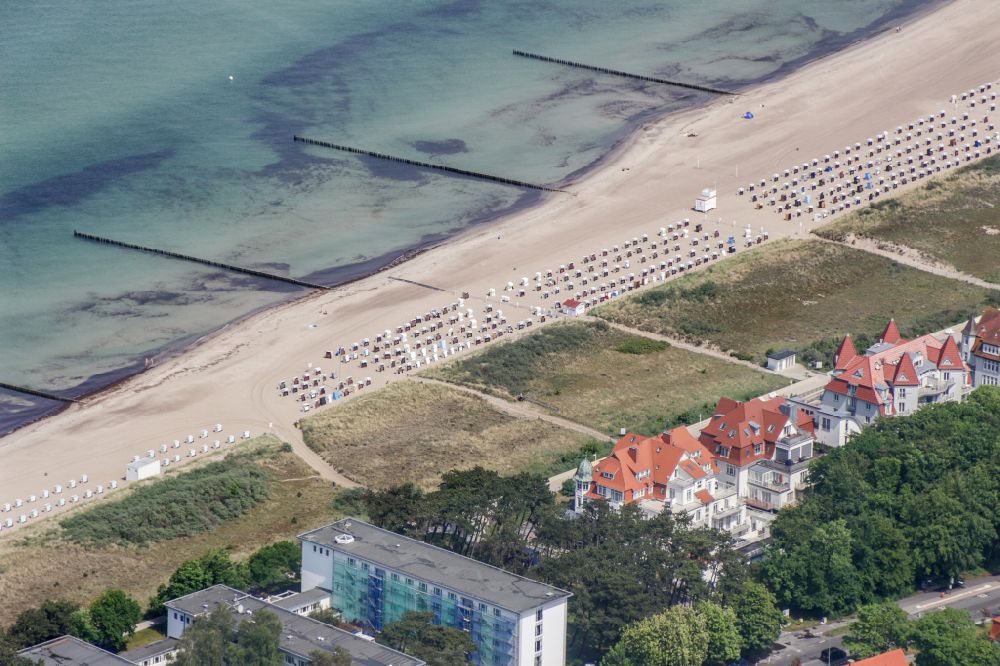 Rostock from the bird's eye view: Beach landscape on the of Ostseebad Warnemuende in Rostock in the state Mecklenburg - Western Pomerania, Germany