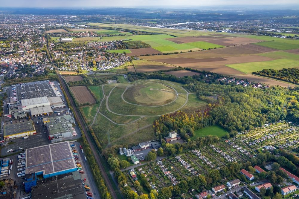 Dortmund from the bird's eye view: Renovation, sealing and restoration work on the site of the refurbished landfill in the district Kolonie Neuasseln in Dortmund in the state North Rhine-Westphalia, Germany