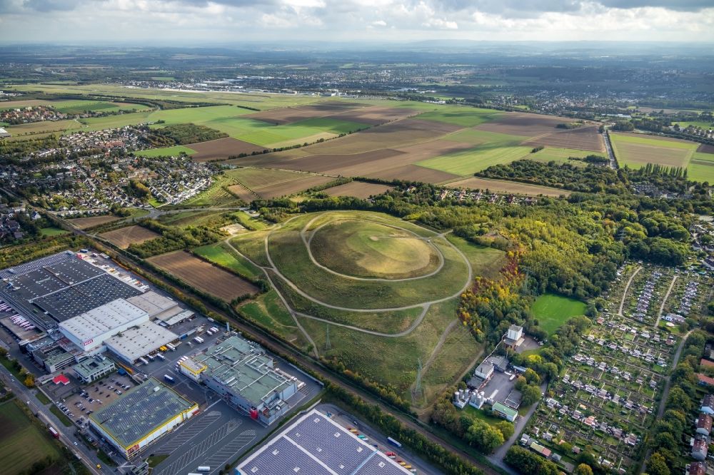 Dortmund from above - Renovation, sealing and restoration work on the site of the refurbished landfill in the district Kolonie Neuasseln in Dortmund in the state North Rhine-Westphalia, Germany