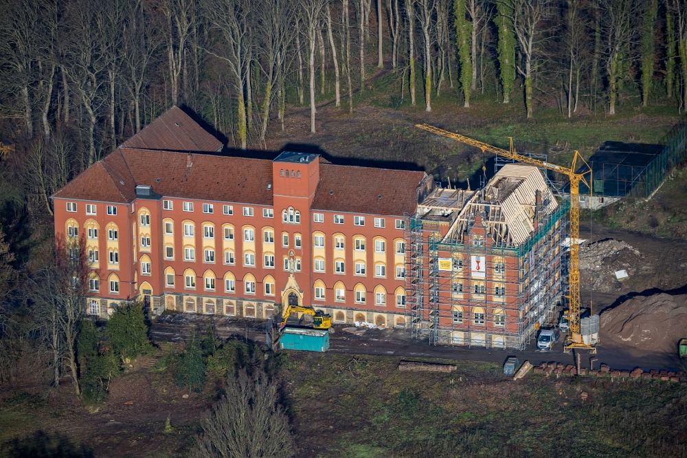 Arnsberg from above - Roof truss renovation and restoration of the building of the former senior citizens' home Klosterberg in the district Oeventrop in Arnsberg in the Ruhr area in the state North Rhine-Westphalia, Germany