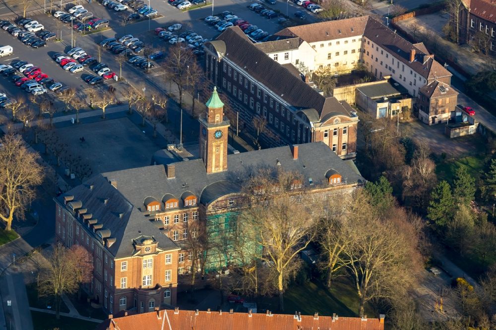 Herne from the bird's eye view: Renovation of the listed facade on the building of the town hall of the city administration in Herne in the federal state of North Rhine-Westphalia, Germany