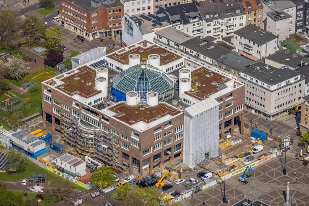 Dortmund from the bird's eye view: Town Hall building of the City Council at the market downtown on place Friedensplatz in Dortmund at Ruhrgebiet in the state North Rhine-Westphalia, Germany