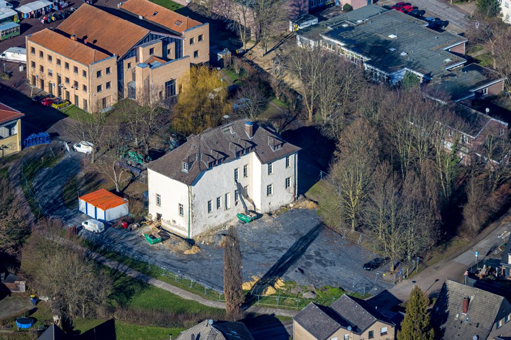 Aerial image Selm - Construction site for reconstruction and modernization and renovation of a building Burg Botzler on the Teichstrasse in Selm in the state North Rhine-Westphalia, Germany