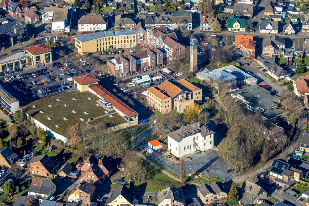 Aerial photograph Selm - Construction site for reconstruction and modernization and renovation of a building Burg Botzler on the Teichstrasse in Selm in the state North Rhine-Westphalia, Germany
