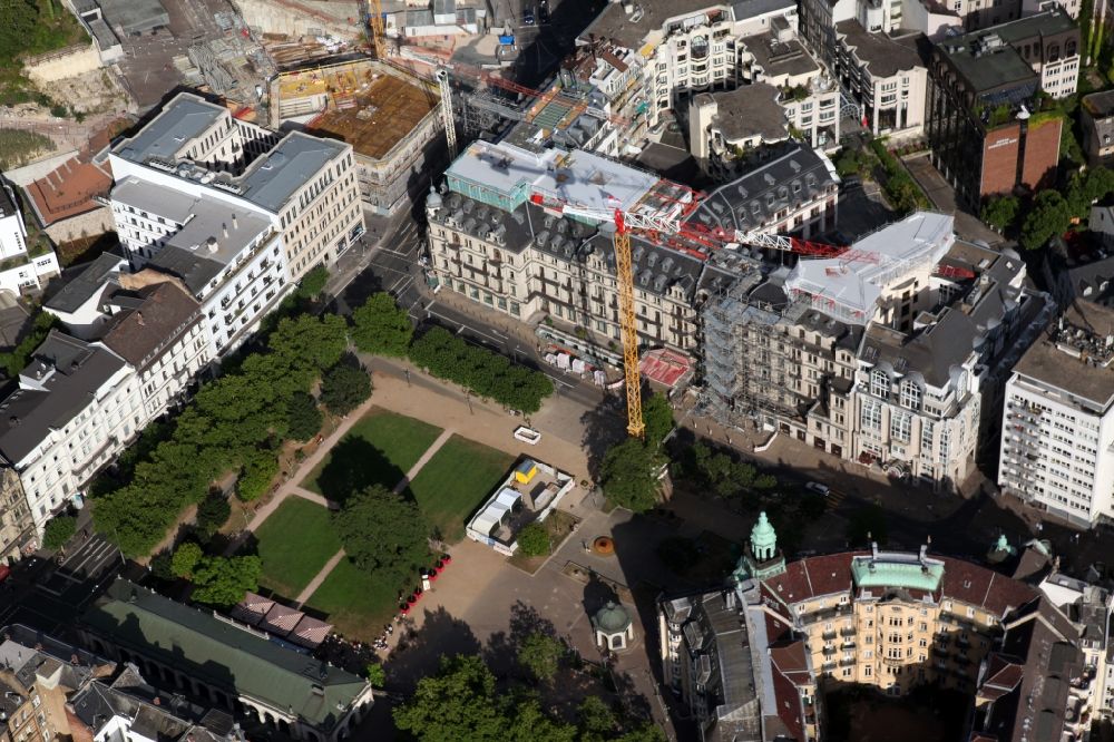 Aerial photograph Wiesbaden - Construction site for reconstruction and modernization and renovation of a building of Hession State Choncellery ond of Novum Hotels Wiesbaden City in the Georg- August- Zinn- Strasse Wiesbaden in the state Hesse, Germany